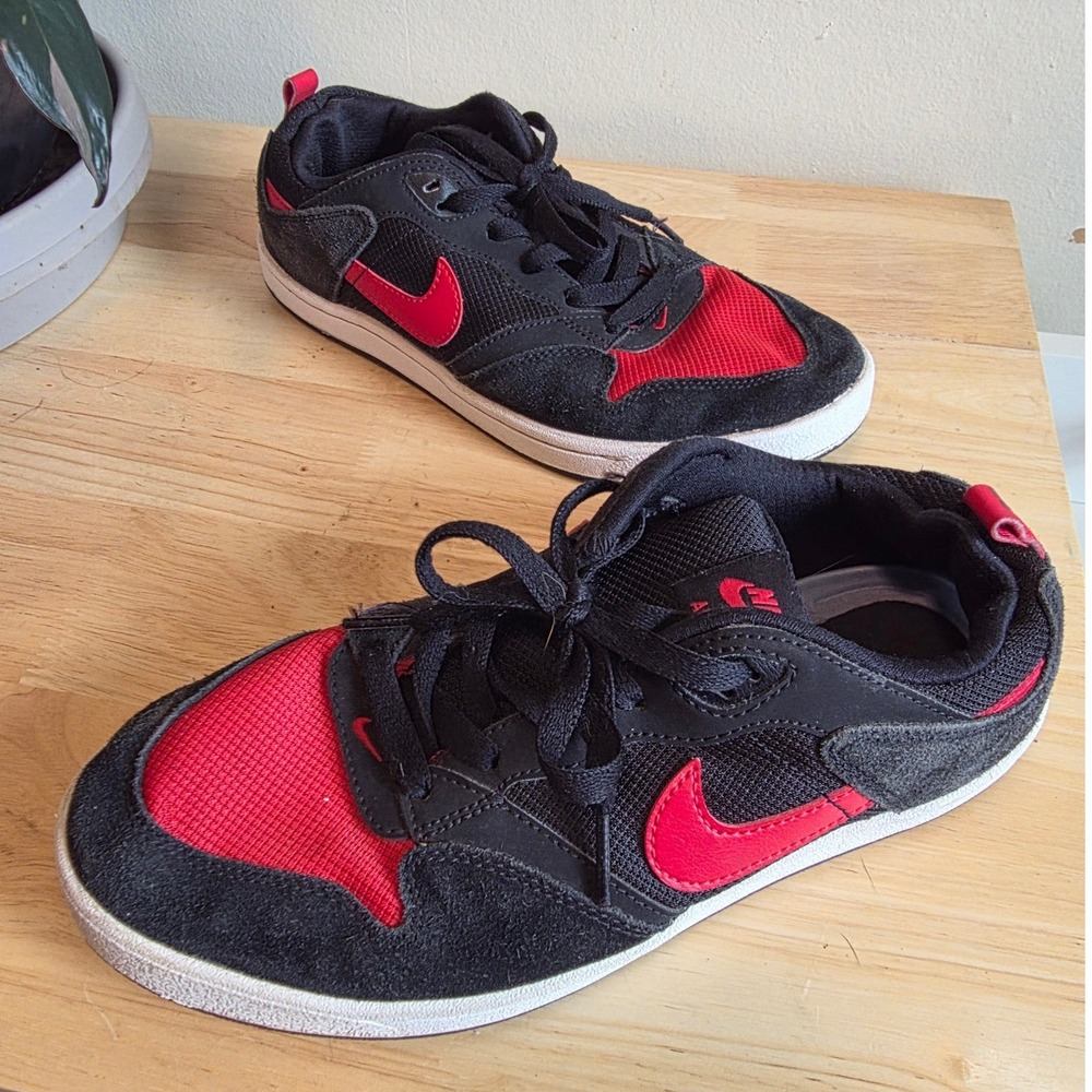 Nike Mens 7 SB Alleyoop Sneakers Black Red CJ0882-006 Skateboarding Shoes